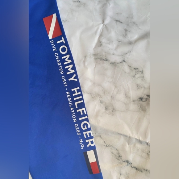 Tommy Hilfiger men's medium dive team crewneck sweater - Picture 3 of 3